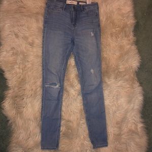 gently worn Hollister super skinny jeans